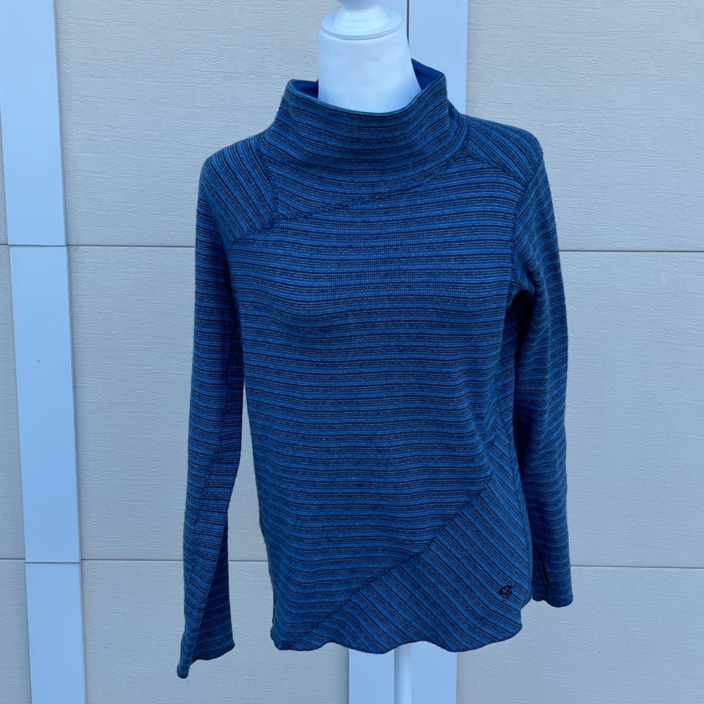 Mountain Hardwear sweater